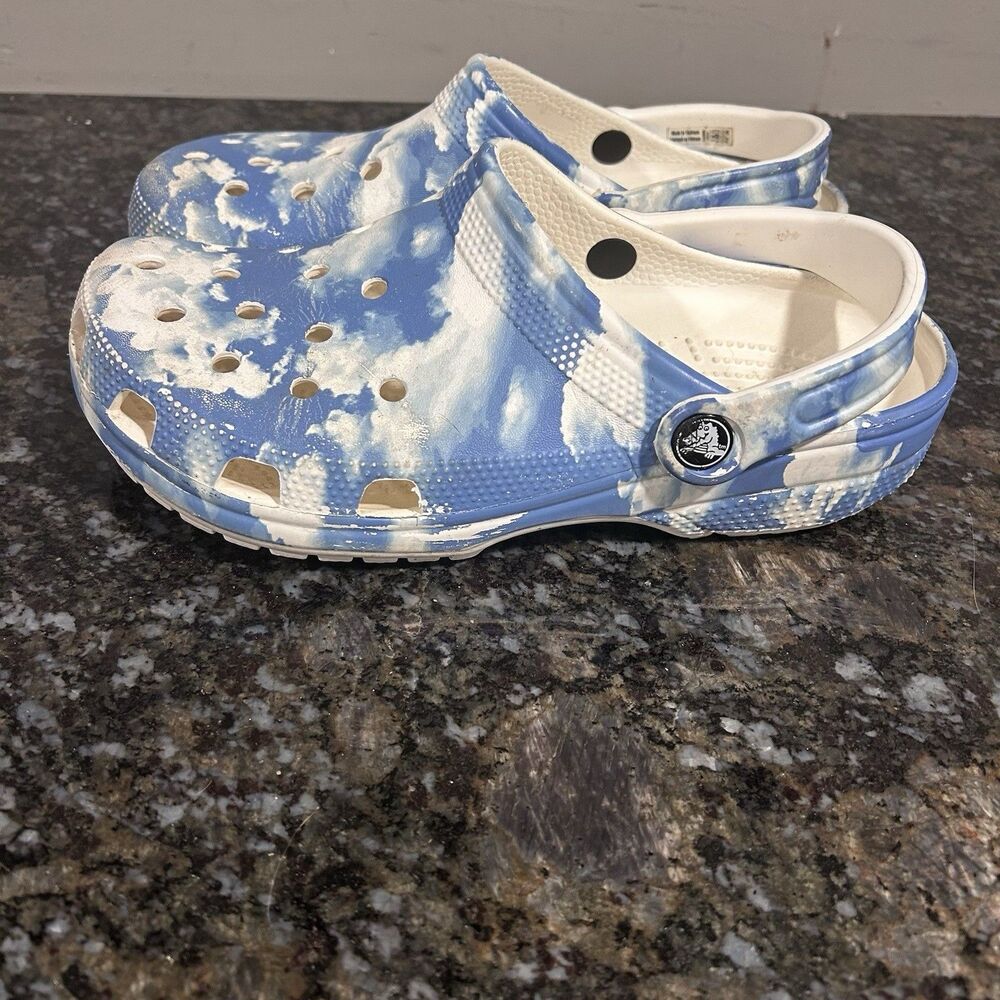 Crocs Classic Clog Sandals Blue White Cloud Print Slip On Size womens 8 men’s 6